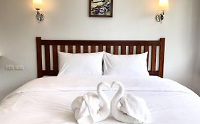Baan Chang Residence